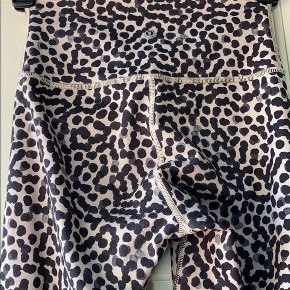 Lululemon size 2 - Picture 6 of 7